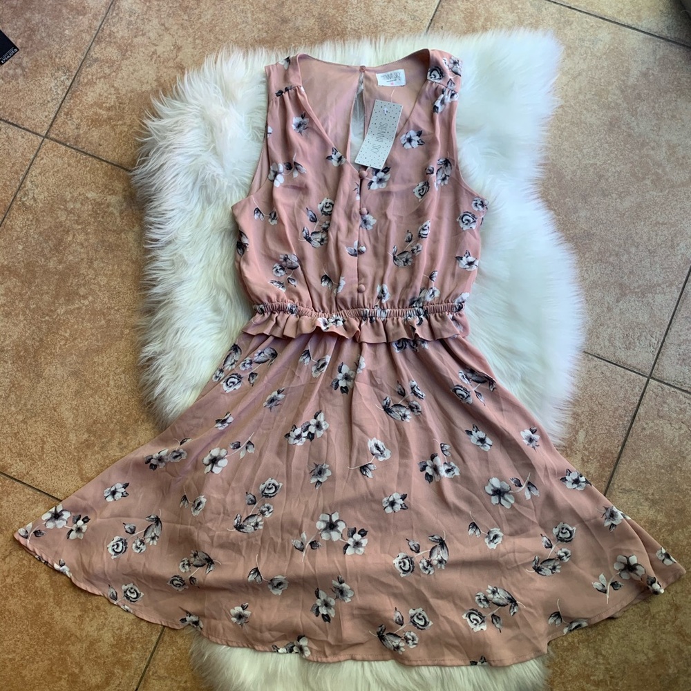SIENNA SKY NWT DRESS